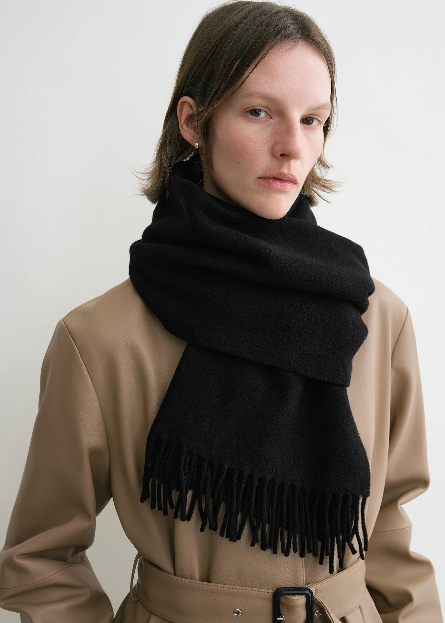 Classic wool scarf black