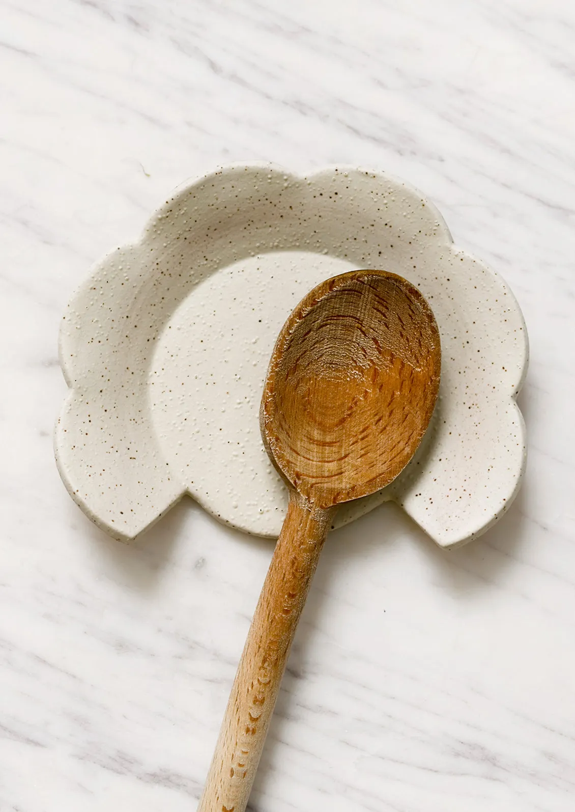 Scalloped Ceramic Spoon Rest