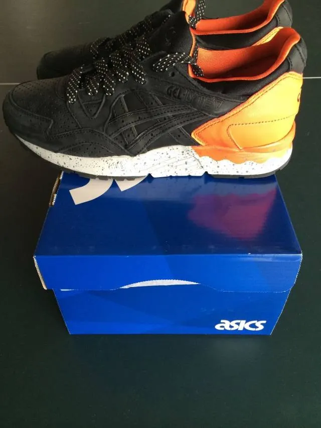 Undefeated x Asics false flags